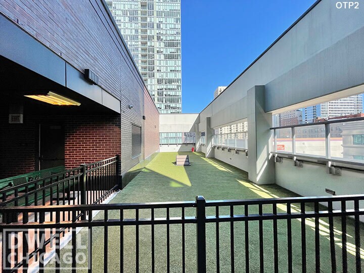 Building Photo - 1147 N Wells St