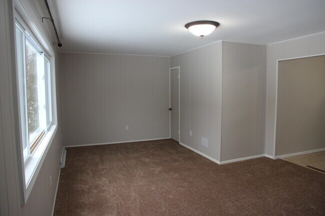 Building Photo - 4259 Packard St