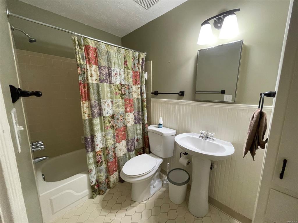 Building Photo - 4704 Retreat Rd