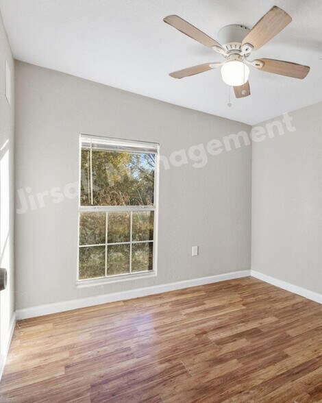 Building Photo - 202 S Dunbar Ln