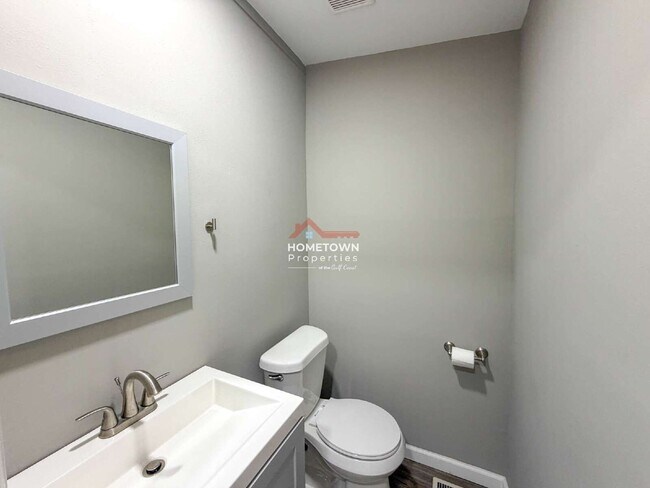 Building Photo - 1815 Hallmark Dr