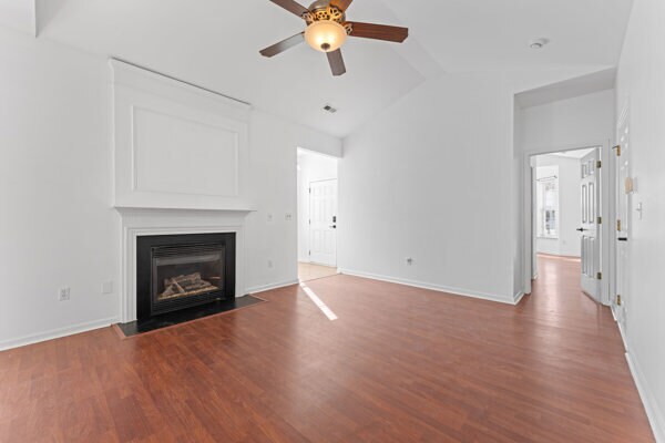 Building Photo - 4 Maravista Ave