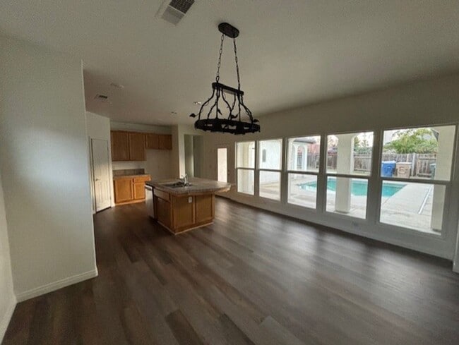 Building Photo - Move-In Ready 4 Bedroom Home with Pool in Rosedale