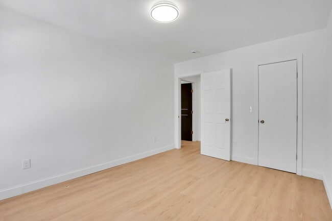 Building Photo - 296 Hancock St