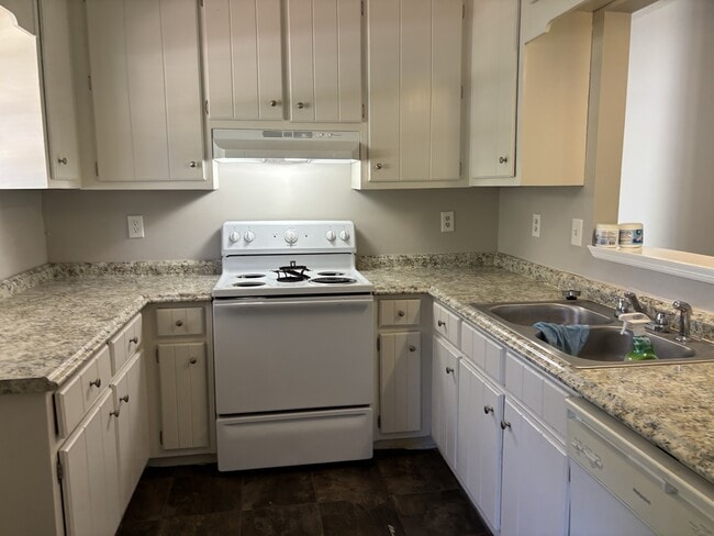 Building Photo - 6548 King George Way