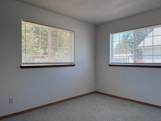 Building Photo - OWN301
