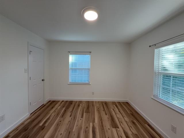 Building Photo - 1202 Valley View Dr