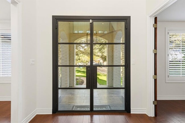 Building Photo - 1213 Grosvener Ct