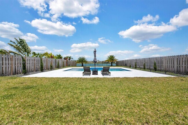 Building Photo - 10333 SW 232nd St