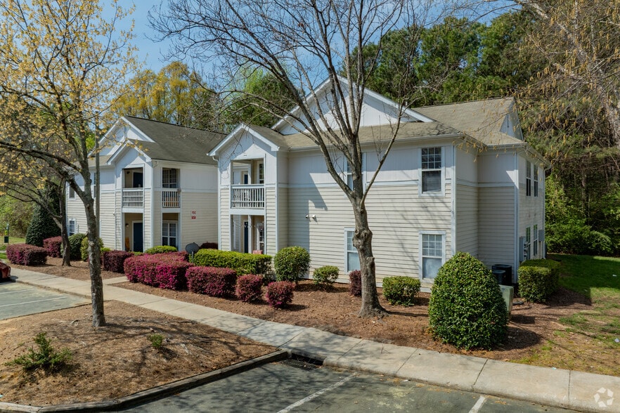 Building Exterior - The Village on Hill Street