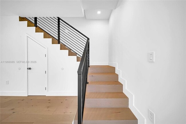 Building Photo - 2710 SW 34th Ave