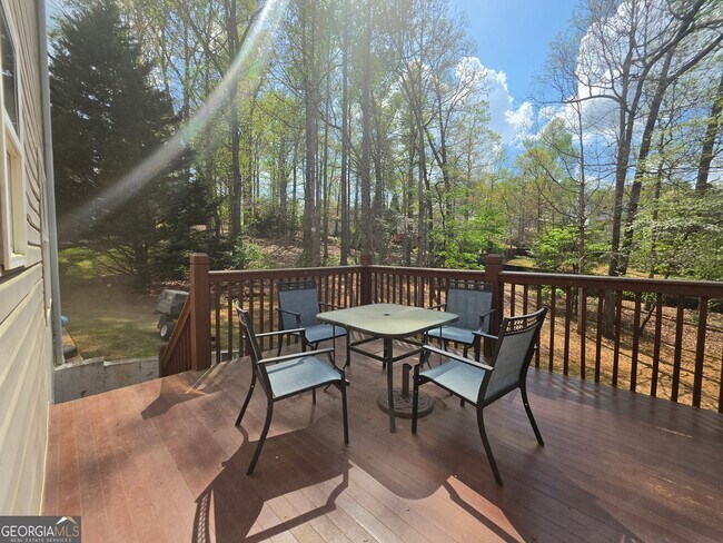 Building Photo - 94 Courtland Dr