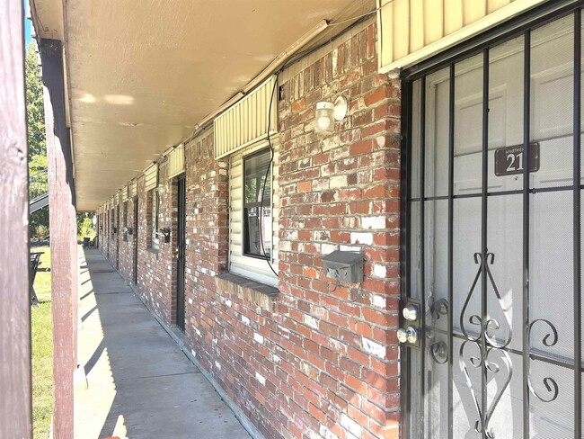 Building Photo - 3201 S Fir St