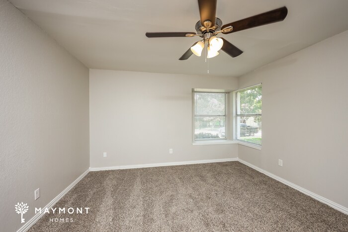 Building Photo - 2114 High Bluff Dr