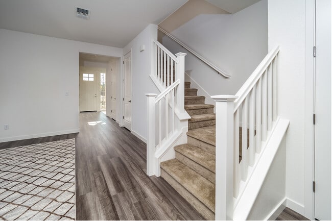 Building Photo - 9037 Summit Ln