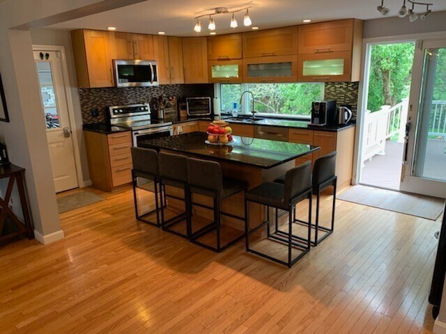 Building Photo - 31 Hunnewell St