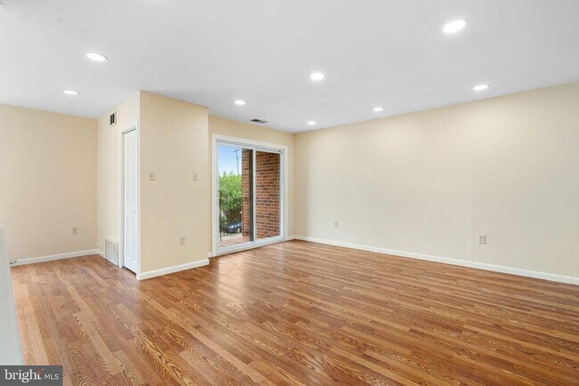 Building Photo - 3281 Red Lion Rd