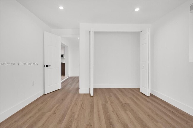 Building Photo - 4701 SW 104th Ct