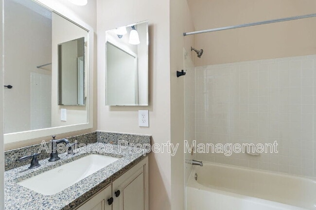 Building Photo - 3915 Green Look Ct