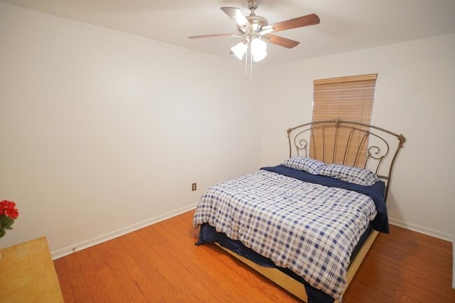 Building Photo - 4472 Bay Shore Cir