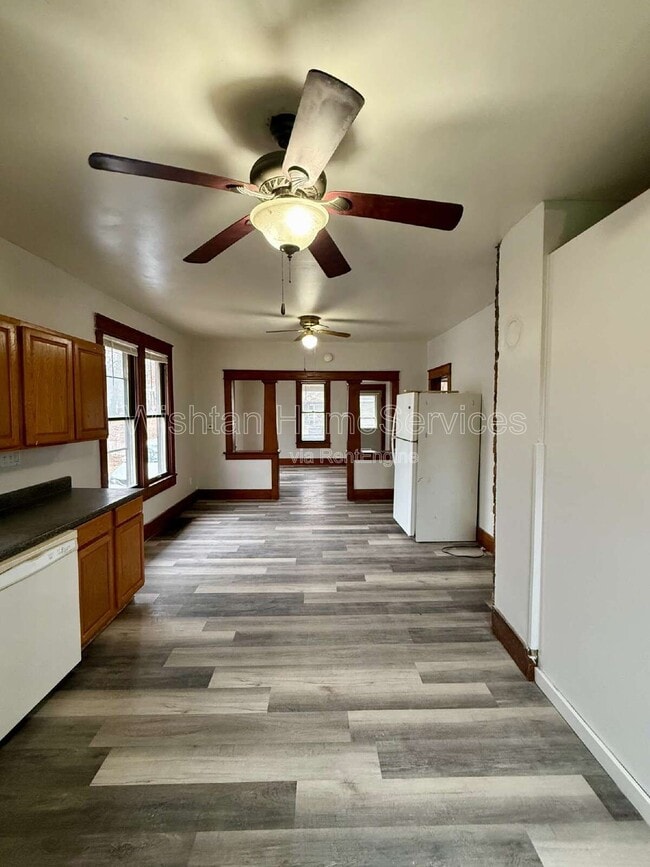 Building Photo - 530 W Orchard Dr