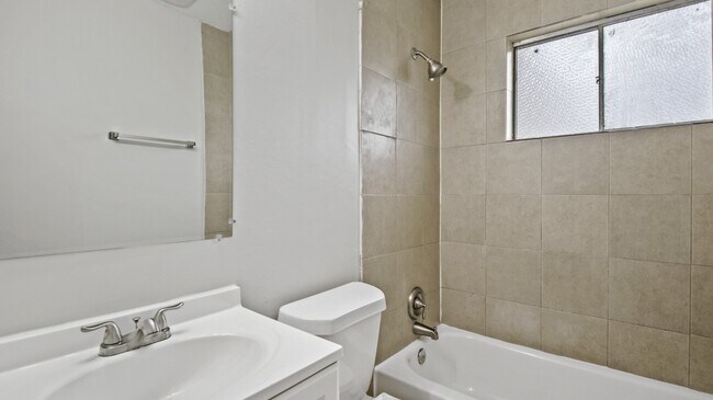 Building Photo - 612 Marshall