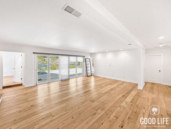 Building Photo - Stunning 3BR Home in Santa Ana with Private  Large Yard, Modern Upgrades & 2-Car Garage