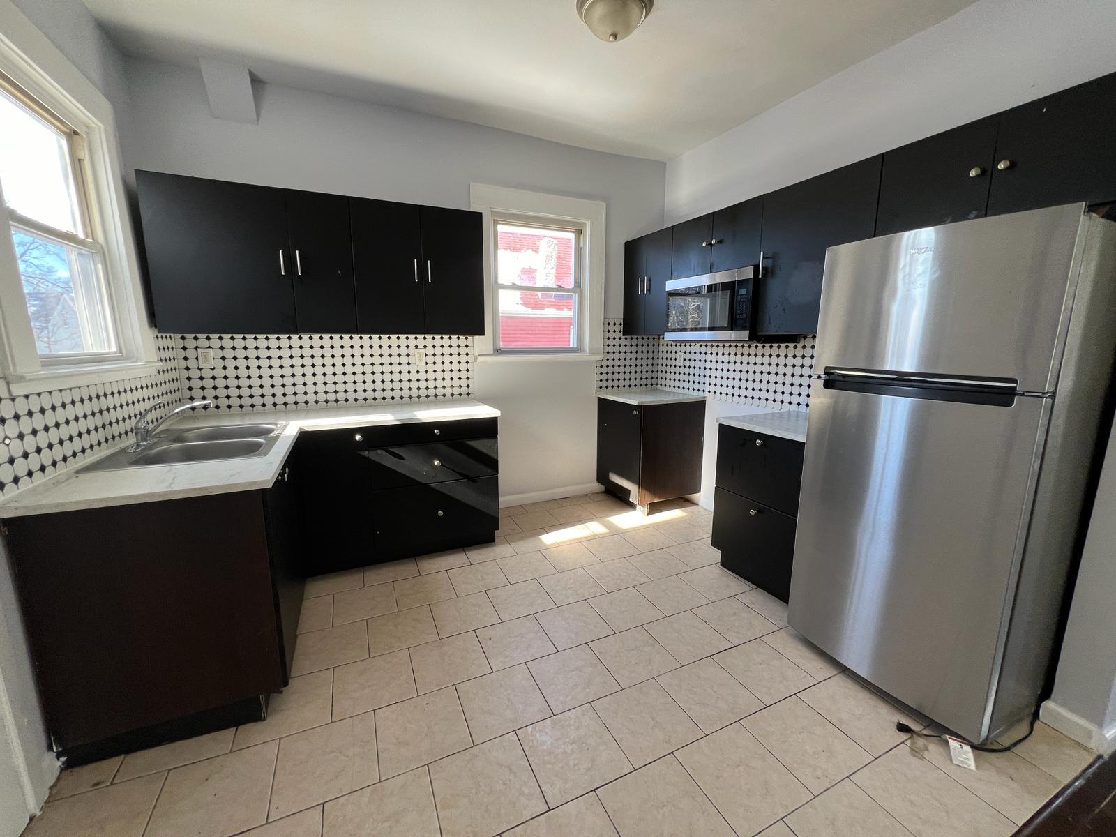 Building Photo - 13 Garwood Pl