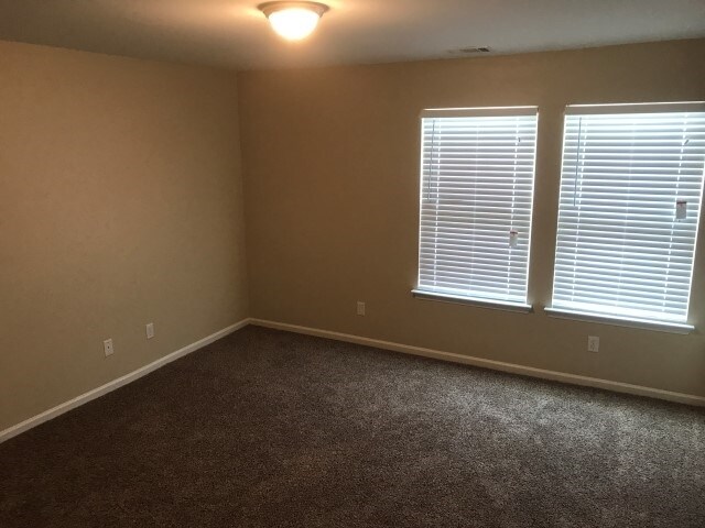 Building Photo - 34 Braxton Manor Dr