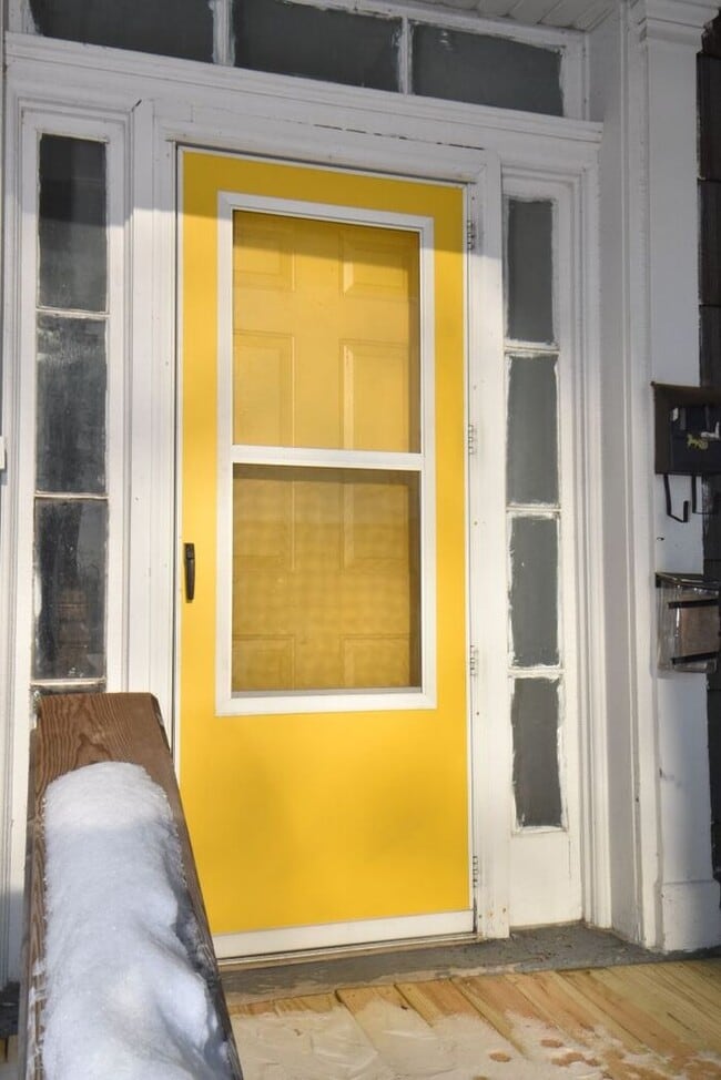 Building Photo - Studio apartment in Dowagiac