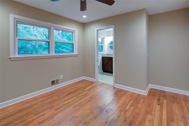 Building Photo - 1125 Old Forge Dr