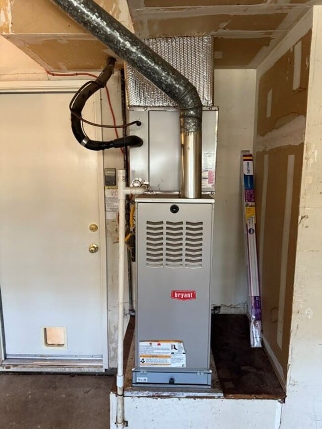 Building Photo - Updated 4 Bedroom 2.5 Bath Vacaville *Star...