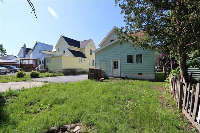 Building Photo - 318 W Hoard St