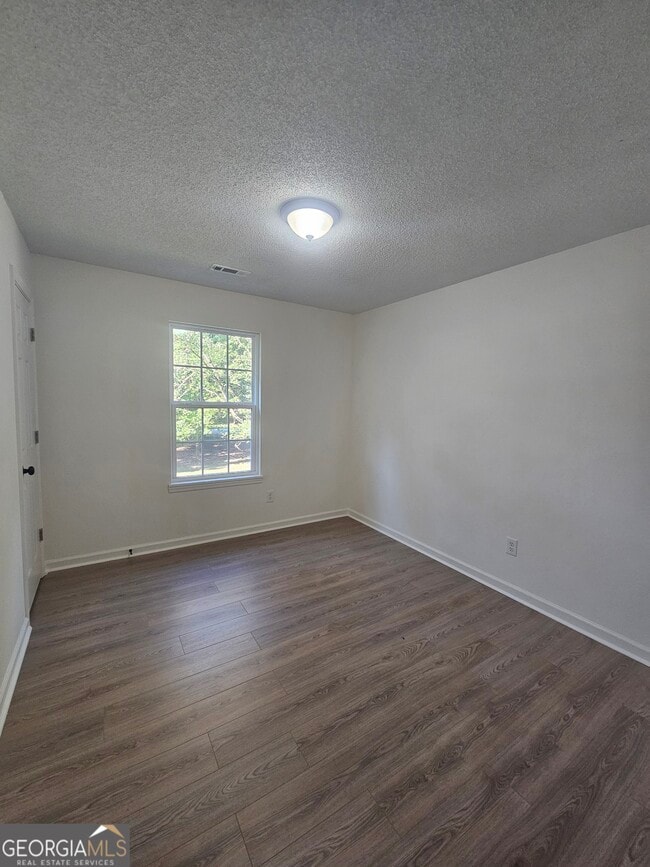 Building Photo - 150 Park Timbers Dr