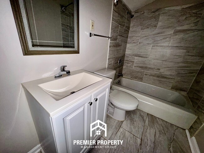 Building Photo - 3BR/2BA Memphis Rental with Hardwood Floors & Open Kitchen Layout