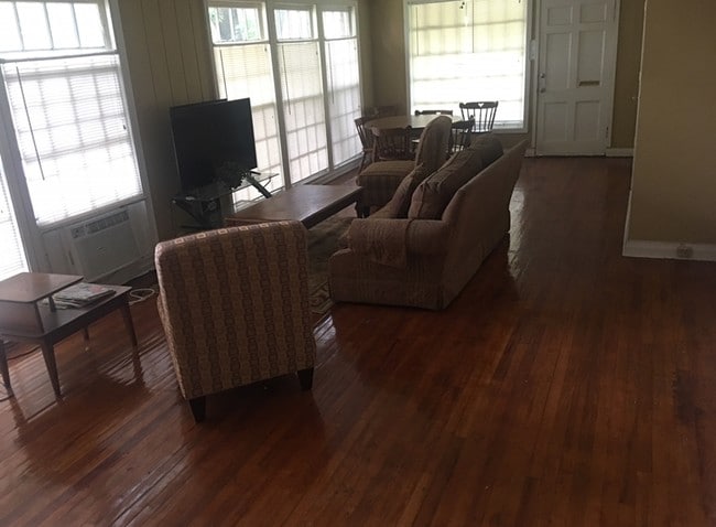 Interior Photo - 165 N Merton