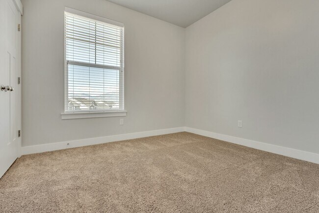 Building Photo - 13221 Dominica Ln