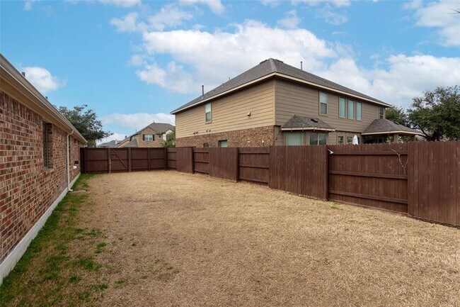 Building Photo - 204 Battleship Dr