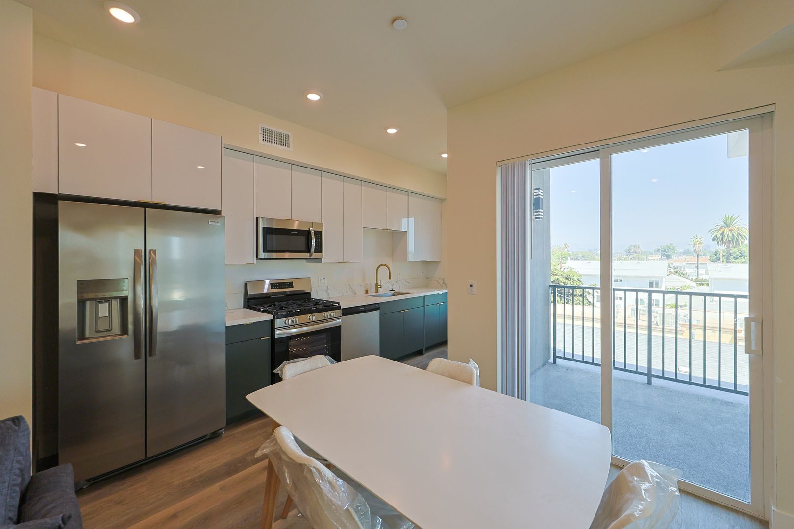 Interior Photo - Orion 1317 Jefferson