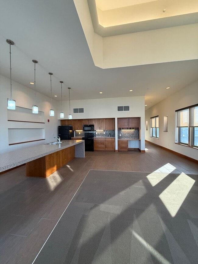 Building Photo - Blue Earth One Bedroom For Lease