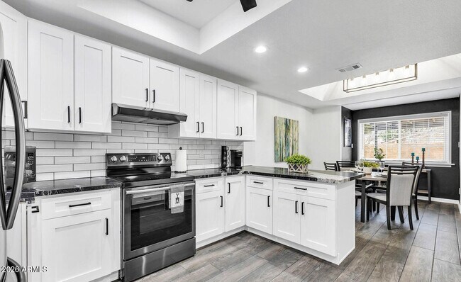 Building Photo - 1610 N Stapley Dr