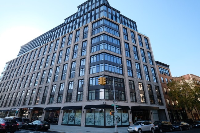 Building Photo - 300 W 122nd St