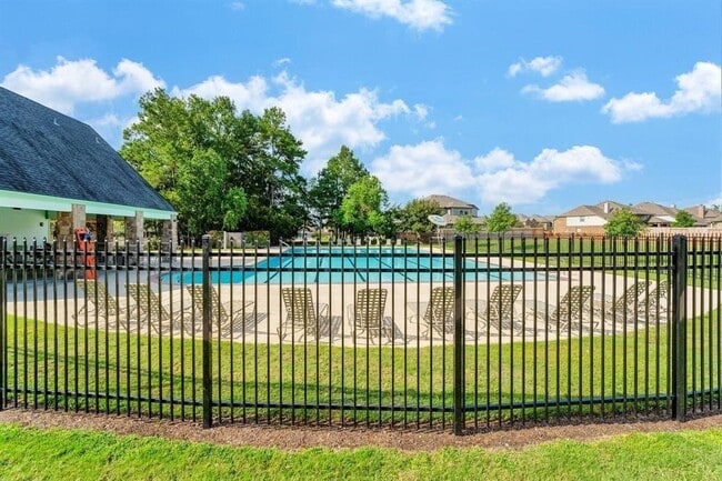 Building Photo - 21559 Kings Bend Dr