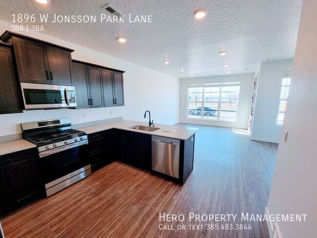 Building Photo - Gorgeous Lehi Townhomes!!!