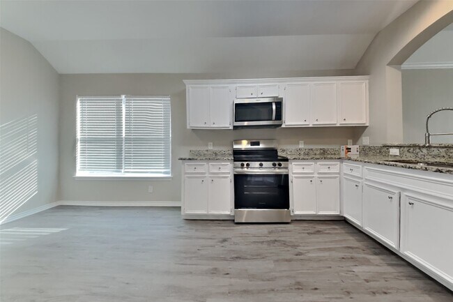 Building Photo - 26849 Armor Oaks Dr