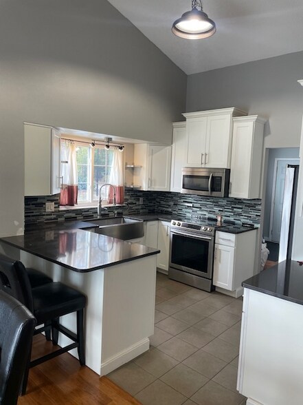 Building Photo - 100 Tara Ridge Ct