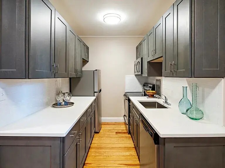 Building Photo - 52 Strathmore Rd
