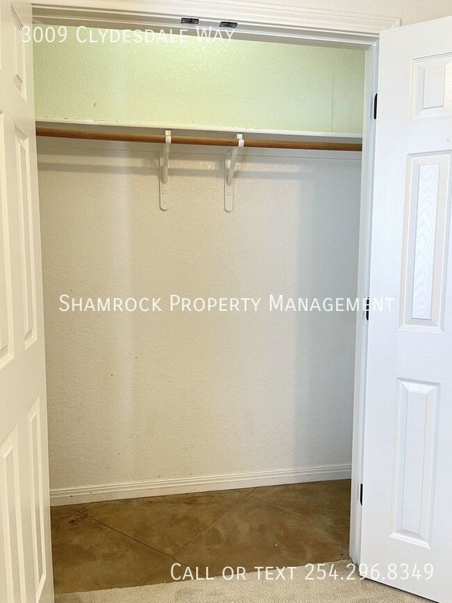 Building Photo - Surrey Ridge duplex
