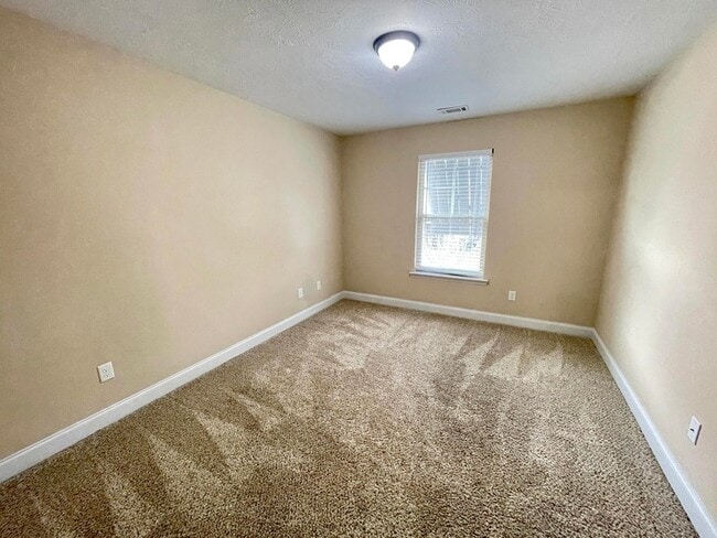 Building Photo - 528 Scenic Dr