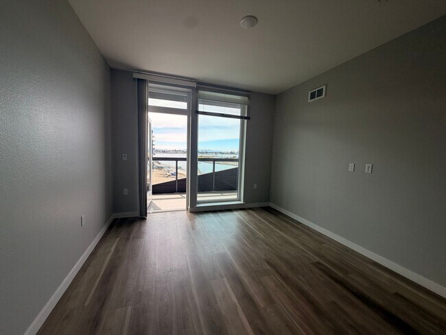 Building Photo - 260 Brooklyn Basin Wy